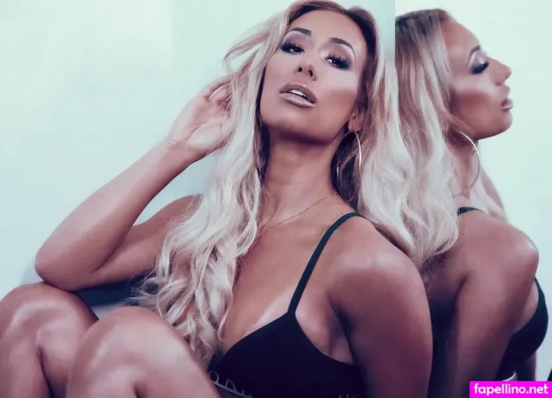 Leah Van Dale OnlyFans Thumbnail #a8CYcx9neP