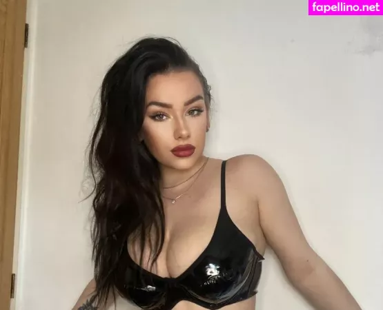 Leah X OnlyFans Thumbnail #1aa6WrcAxG