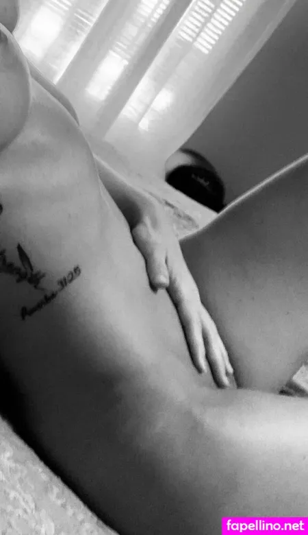 Leahlayz OnlyFans Thumbnail #oMnyZR3tbn