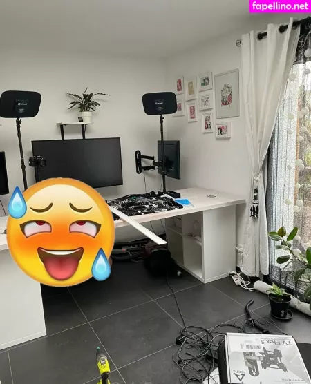 Leahobscure 1 OnlyFans Thumbnail #E2txblv60u