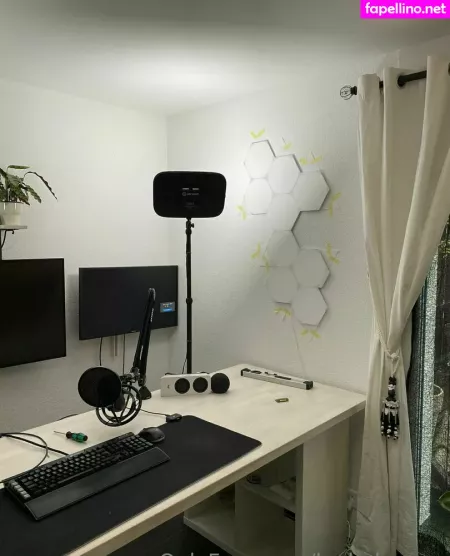 Leahobscure 1 OnlyFans Thumbnail #e12N5zRc3m