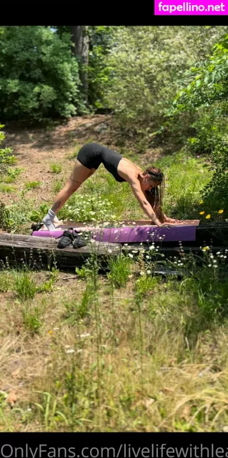 Leahsade OnlyFans Thumbnail #J6TdR4TOps