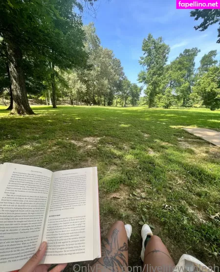 Leahsade OnlyFans Thumbnail #rcdfrJDCqk