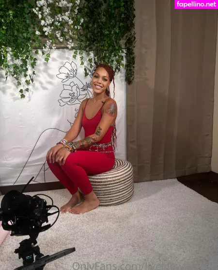 Leahsade OnlyFans Thumbnail #yG9ShQrKHm