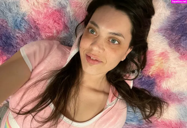 Leahsprettyfeet OnlyFans Thumbnail #AJVxJ13vIX