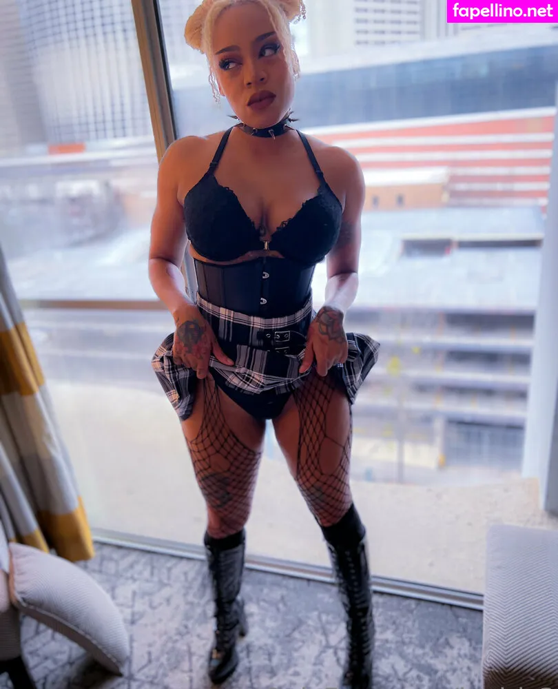 leairis, leairis3, leairis_artsy_stuff Nude Leaked OnlyFans Photo #qoHPBXT2Qd