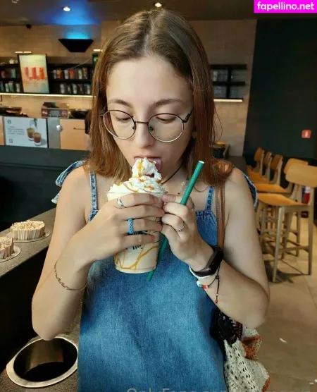 Leamoore OnlyFans Thumbnail #8yBgOUJDKt