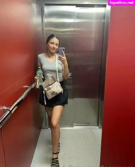 Leamoore OnlyFans Thumbnail #OMRA8cMvXW