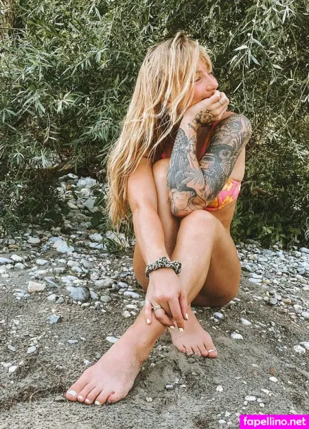 Leana Dreamsofleana OnlyFans Thumbnail #XHgAGwlcib