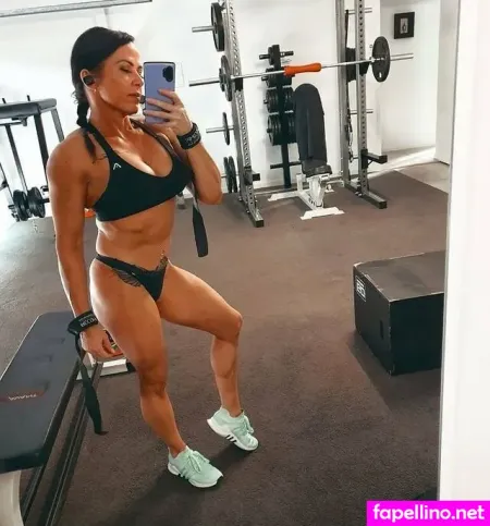 Leanne Turpin OnlyFans Thumbnail #DlwY0W9LED