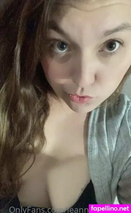 Leannelove1992 OnlyFans Thumbnail #TvT3mxOHHM