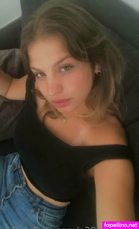 Leasanz OnlyFans Thumbnail #0w5fUARIBV