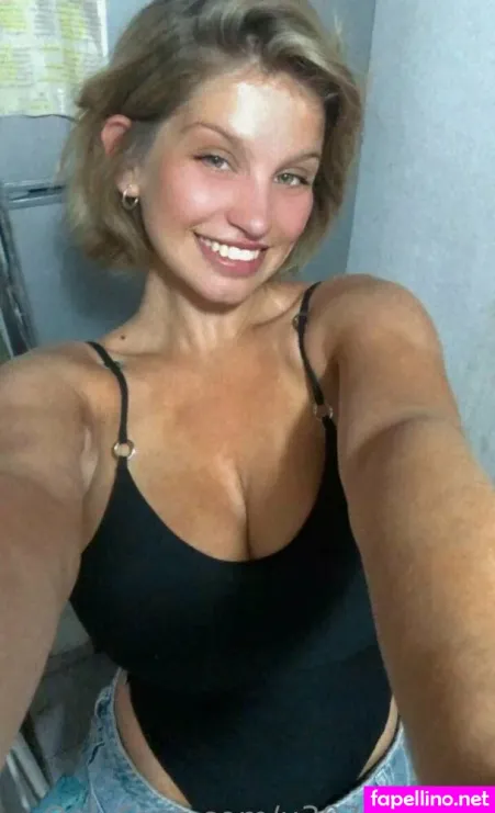 Leasanz OnlyFans Thumbnail #M8ru0s8iYR