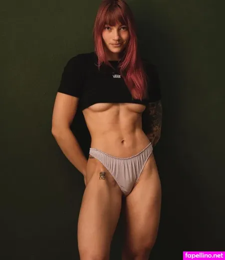 Leawolff OnlyFans Thumbnail #4wp4WTvTFy