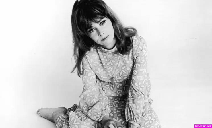 Lee Grant Main Profile Photo