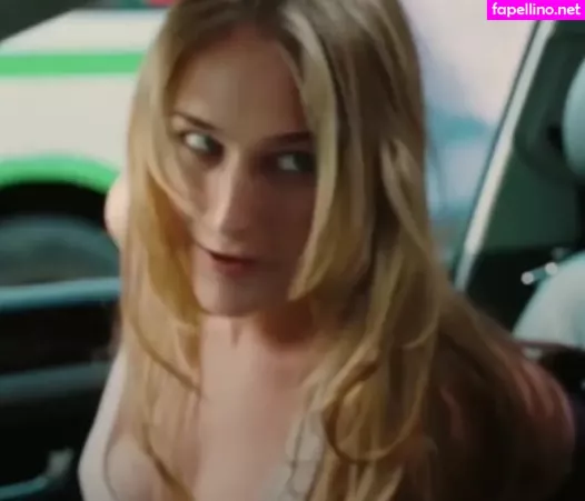 Leelee Sobieski OnlyFans Thumbnail #cHx1BgE340