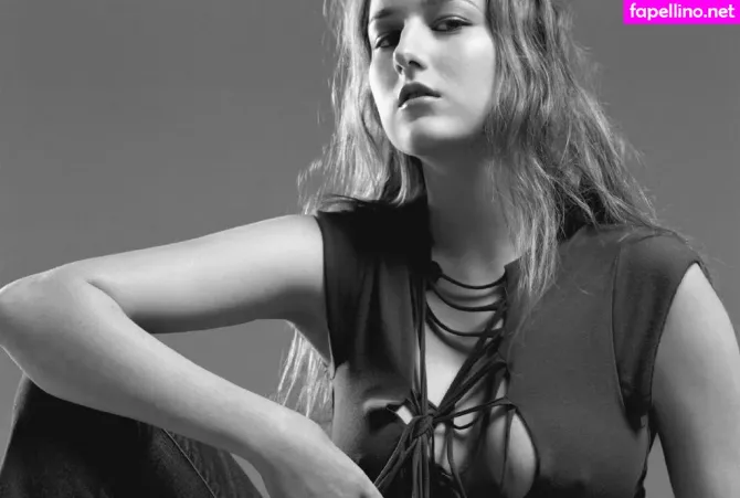 Leelee Sobieski OnlyFans Thumbnail #g7KAJDOtfa