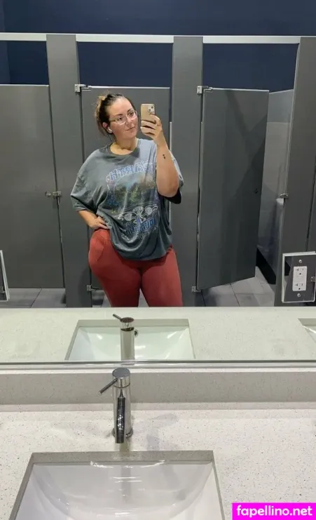 Leeleexxxo OnlyFans Thumbnail #246f0OAg0S