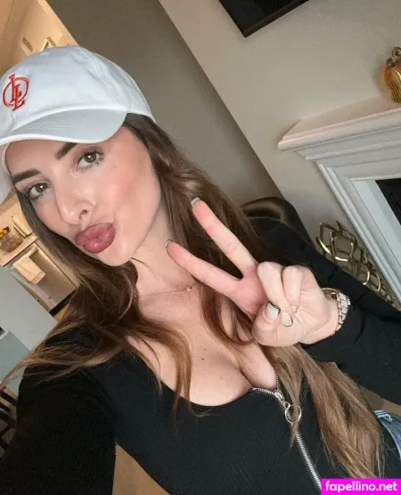 Leendaluciatv OnlyFans Thumbnail #KM9y0VZr8W