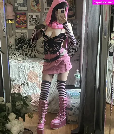 Leez OnlyFans Thumbnail #Q8z4sS7ZrR