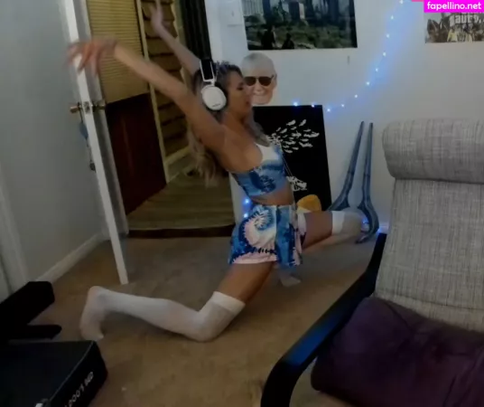 Legendary Lea OnlyFans Thumbnail #LfYqxEMgC7
