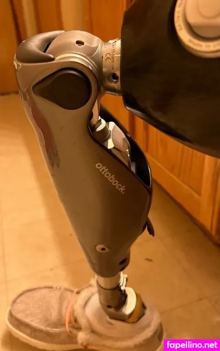 Leglessdesires OnlyFans Thumbnail #2DwxdJ3AcD