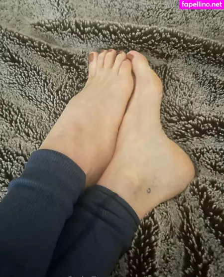 Legsfeetrepeat OnlyFans Thumbnail #NlyYbcmPad