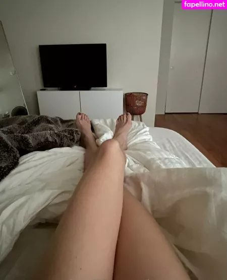 Legsfeetrepeat OnlyFans Thumbnail #UlHibpN8bv