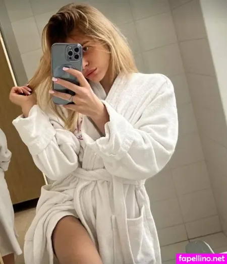 Leiabelle OnlyFans Thumbnail #oYJLOnVUet