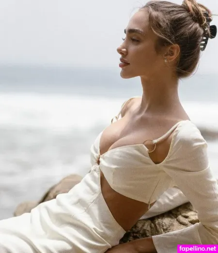 Leila Bauer OnlyFans Thumbnail #C5E5SGyr9p