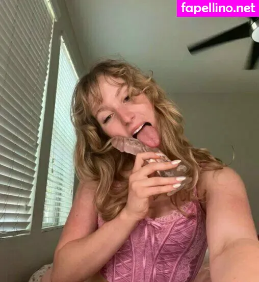 crystalleila5, leila_crystal Nude Leaked OnlyFans Photo #9Ji38oNLTN