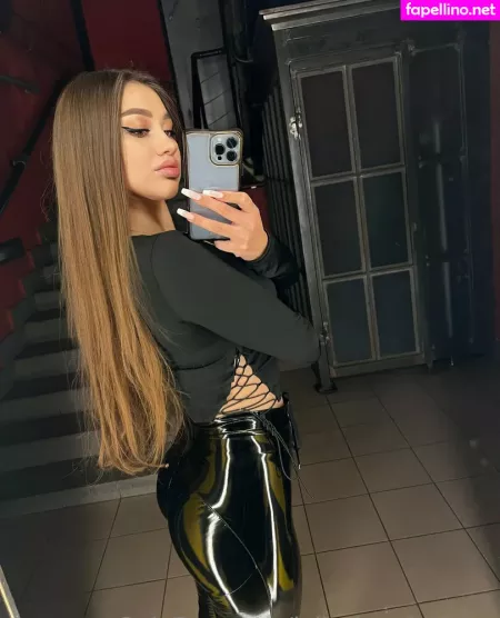 Leila Kaminskaya OnlyFans Thumbnail #ZHYRPOygKk