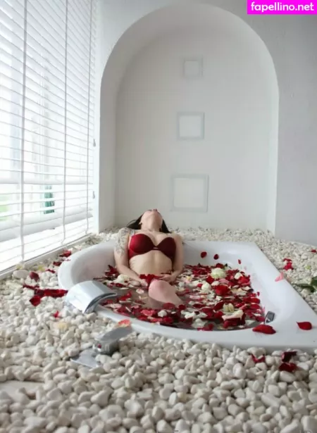 Leila L0 OnlyFans Thumbnail #pAt14bM14C