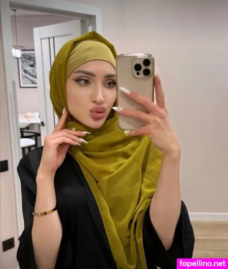 Leila Lips OnlyFans Thumbnail #800qfkfE5v