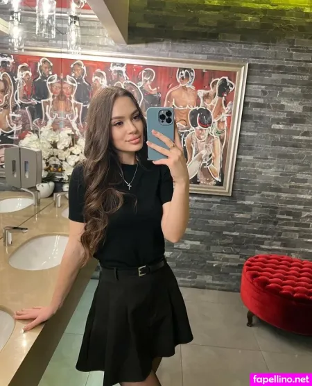 Leila Mur OnlyFans Thumbnail #coUHnX2thr