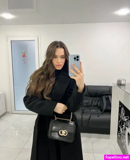 Leila Mur OnlyFans Thumbnail #dyDUQcBREv