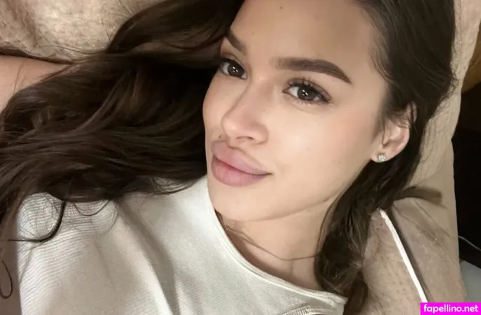 Leila Mur OnlyFans Thumbnail #i3PeVuwqmF