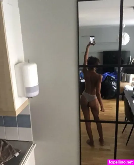 Leilaswe OnlyFans Thumbnail #8Hn2y2PpJJ