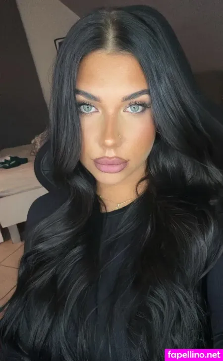 Leilaxvrrs OnlyFans Thumbnail #UgLlkndaZ5