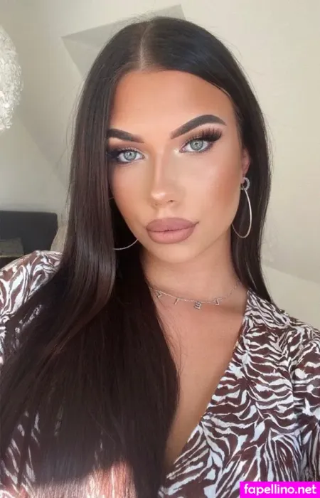 Leilaxvrrs OnlyFans Thumbnail #hgWUbqGGBx