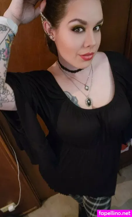 Leiralynn90 OnlyFans Thumbnail #2LgHzwglkf