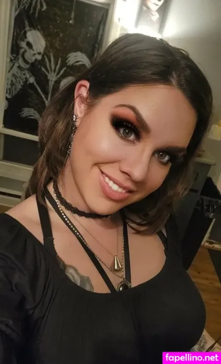 Leiralynn90 OnlyFans Thumbnail #BcX5zHRSBf