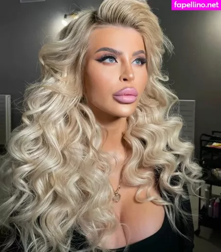 Lela Ceterova OnlyFans Thumbnail #UrdC354RR0