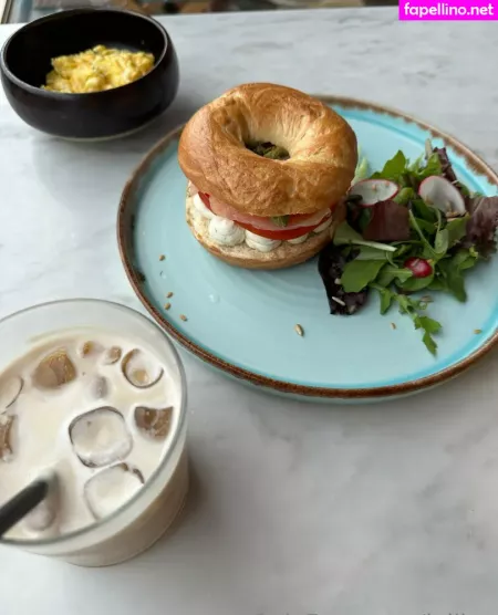 Leliloo OnlyFans Thumbnail #8vk18XTbQV