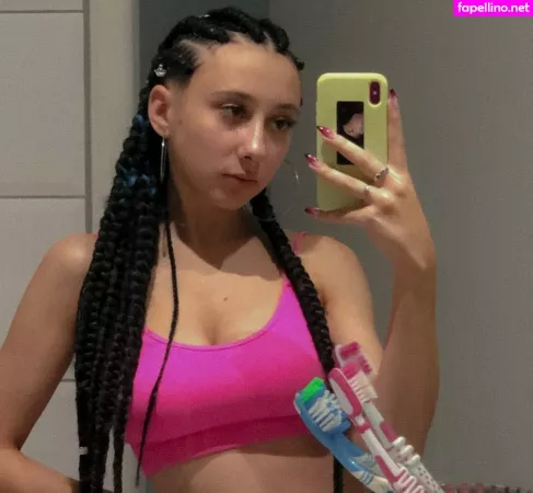 Leliloo OnlyFans Thumbnail #LWBWMc0lUB
