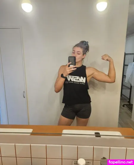 Lena Kross OnlyFans Thumbnail #e4HqxayA7s