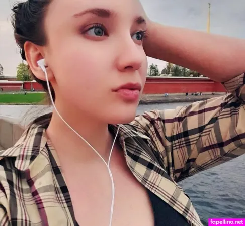 Lena Leyman OnlyFans Thumbnail #OugSR5aRr4