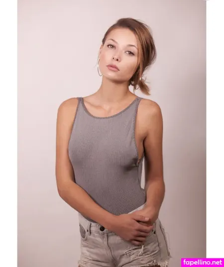 Lena Meckel OnlyFans Thumbnail #0AuQ0oM97g