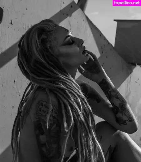 Lena Scissorhands OnlyFans Thumbnail #v1zHH0Hlve