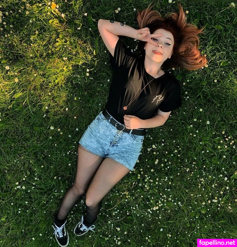 sarahtoninx9_ Nude Leaked OnlyFans Photo #QLiR7Qce8w